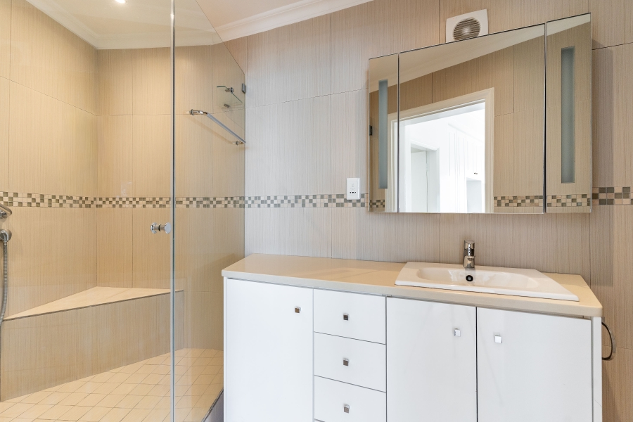 3 Bedroom Property for Sale in Sea Point Western Cape